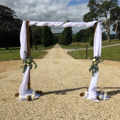 wooden-ceremony-arch